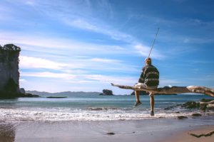 Work & Traveller am Strand in Neuseeland